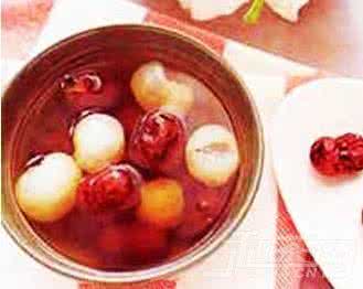 何首乌乌发 烏髮袪斑---首烏紅棗茶
