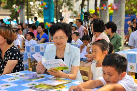 书香三八家教家风范文 【家教】打造书香童年七步走