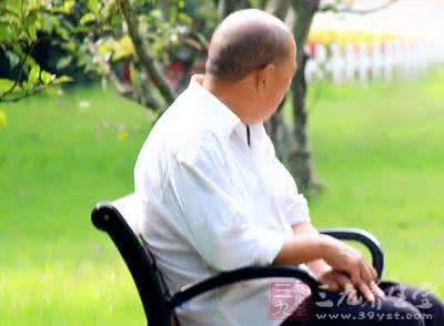 老年人睡不着觉小偏方 老年人睡不着觉 治疗老人失眠的方法