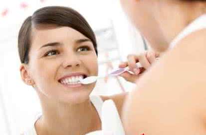 口干口苦口臭的偏方 口臭怎么办 11个养生偏方让你吐气如兰