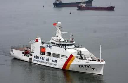 越南渔船现黄岩岛 越南配武器渔船若“玩过火” 必遭解放军无情打击