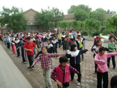 4312 4312 今年3月份，我市教育局倡导中小学开展“4312”（“4312”即“四操”、“三球”、“一跑”、“二艺