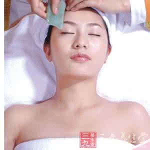 刮痧脸部能淡化斑点吗 中医刮痧 刮痧让你不做斑点女人