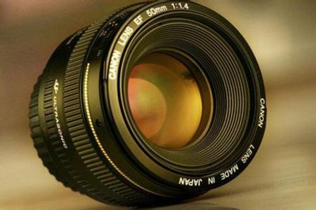 50mm定焦镜头光圈选择 50mm定焦镜头怎么选？