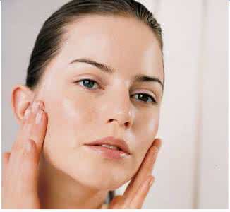 皮肤暗沉有斑怎么办 皮肤暗沉 肤色暗沉怎么办