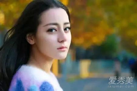 文艺女明星 她是最会穿的女明星里最文艺的,今天她试着给自己化了妆,然而。。