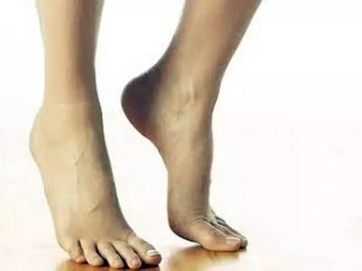 走路脚后跟不着地的人 脚后跟不着地或预示短寿