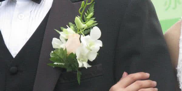 婚礼胸花 婚礼胸花如何佩戴