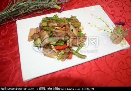 湘菜农家小炒肉的做法 三分钟搞定的快手菜——五彩缤纷小炒肉