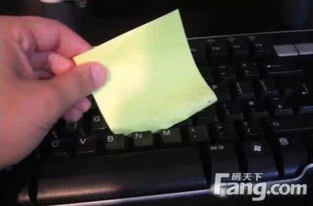 机械键盘灰尘怎么清理 如何清理键盘灰尘