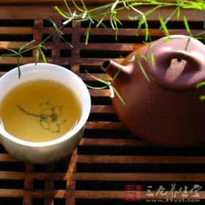 空腹喝茶好不好 空腹喝茶好不好 有什么危害
