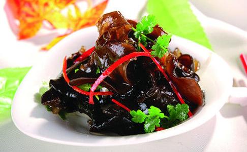 【凉拌黑木耳】