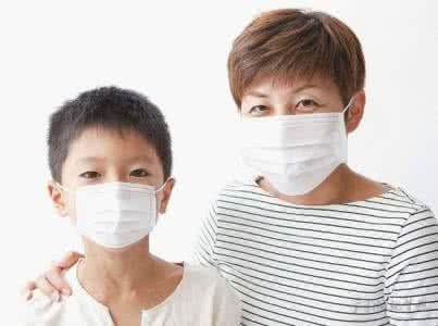 鼻子一侧不通气鼻塞 宝宝鼻子为什么不通气 如何缓解鼻塞问题