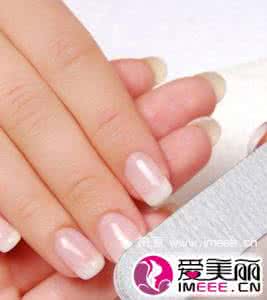 手指甲的月牙代表什么 手指甲上的月牙 指甲上的月牙代表什么 手指甲上的月牙