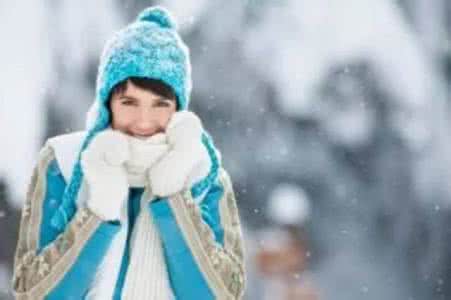 围巾戴法 天冷了,最潮的围巾戴法,不看准后悔!