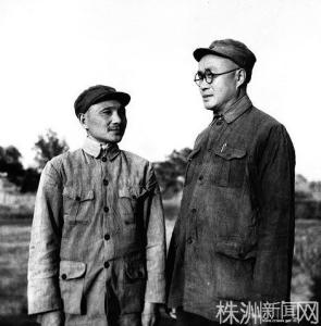 邓小平评价周恩来功过 周恩来如何评价邓小平和刘伯承