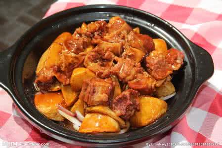 牛腩番茄土豆煲怎么做 土豆牛腩煲