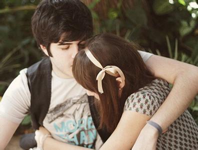 网络骗感情的女人 女人在网络上寻找感情