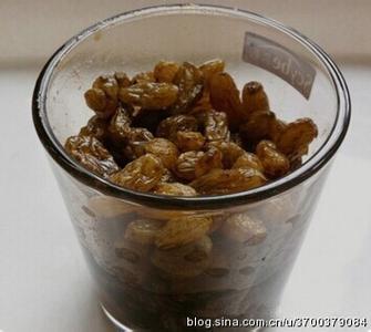 醋泡葡萄干有什么功效 当醋遇上葡萄干，奇迹便出现了（很实用啊）