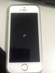 苹果开机白苹果怎么办 iPhone5开机白苹果怎么办？