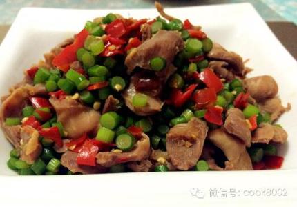 蒜薹炒鸡胗 快手菜——蒜薹泡椒炒鸡胗