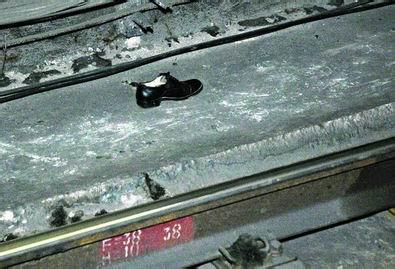 男子跳轨换站台 一号线上又一男子跳轨身亡！|北京城事