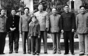 十大元帅贺龙的故事 十大元帅中除谁以外都被贺龙之女视作父亲？