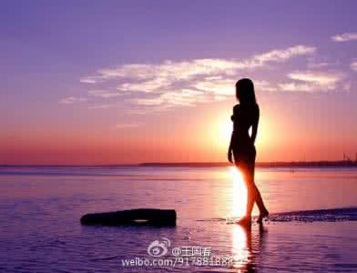 仰望一种精神姿势 一边珍爱凡尘，一边仰望精神