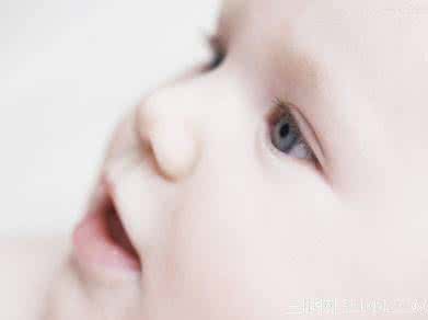 母乳喂养与奶粉喂养 母乳喂养未必比奶粉更健康