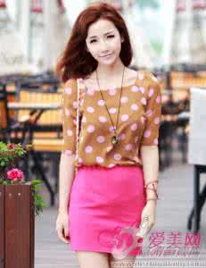 女夏装气质上衣 女夏装气质上衣 一款气质与美艳并存的上衣，你不可错过