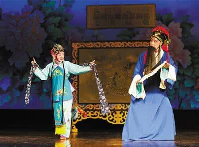 黄梅戏游龙戏凤扮皇帝 皇帝故事：骑“龙”抱“凤”抱娘娘