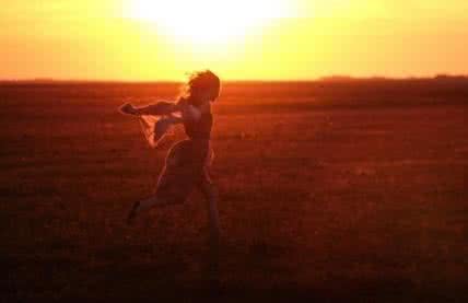 睡前原谅所有的人和事 一辈子就那么长，请原谅所有的人和事！