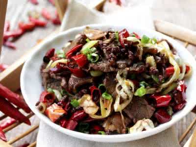 麻辣牛肉丁的做法 麻辣小牛肉的做法