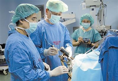 中国著名帕金森专家 我国帕金森患者或超250万 专家称加强联合治疗