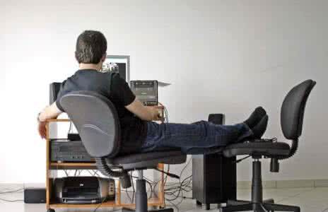 久坐脊椎疼 久坐伤脊椎 上班一族保健背部的十种方式