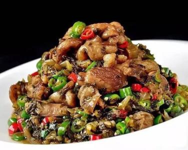 酸菜肥肠 创新菜-酸菜烧肥肠