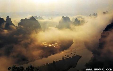 红楼之禛情凝黛 描写山    黤黕凝黛色，峥嵘当曙空