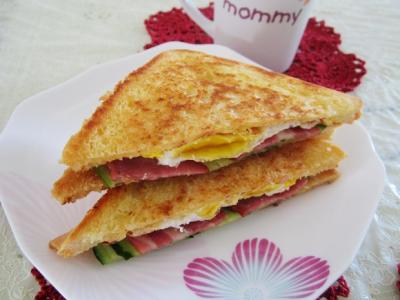 培根煎蛋三明治 培根煎蛋三明治的做法