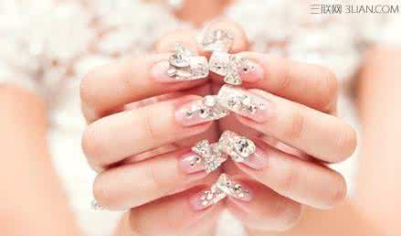 水晶头保护套怎么用 怎么保护你的水晶甲