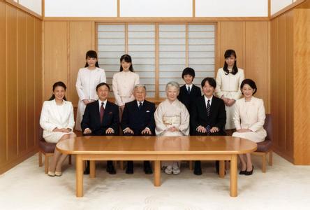 明仁天皇退位 明仁天皇 退位 知乎 日本天皇退位史 明仁以前那么多天皇排队退位?