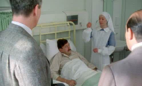 大侦探波罗 英国大侦探波罗破案影片《蜂窝迷案》中字完整版