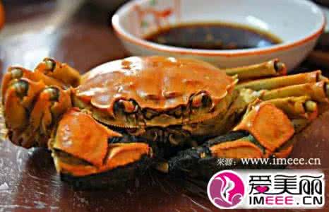 吃螃蟹的禁忌 吃螃蟹禁忌的食物 螃蟹不能和什么食物一起吃 吃螃蟹的禁忌