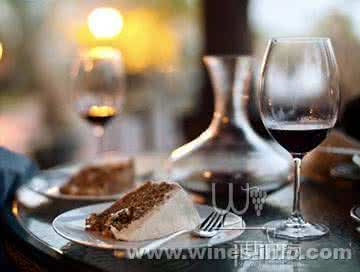 红酒搭配什么食物 力度搭配 红酒搭配什么喝力度大?