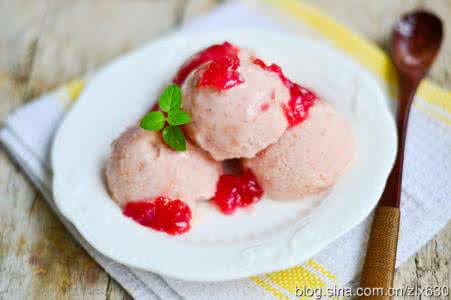 果酱冰淇淋 用迷迭香甜桃果酱做清爽冰淇淋