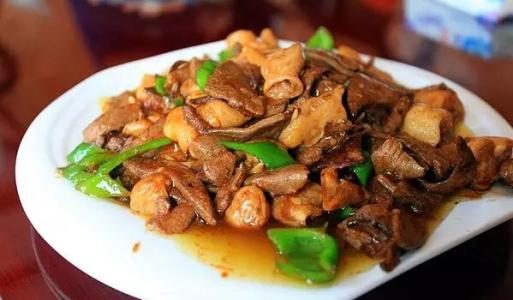 尖椒炒猪肝 特色东北菜——尖椒炒猪肝