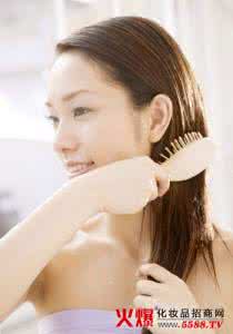 洗头前梳头 梳头比洗头更养生 怎么梳才健康