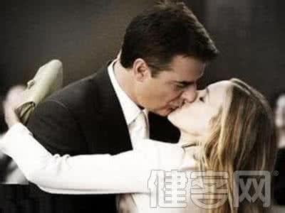 不知道和女生聊什么 男人所不知道的女生第一次:一、首次经验以正面感觉为主——义务感与归属感