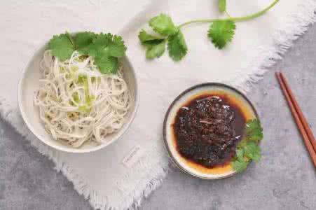 市集鲜货|它很鲜，也很下饭，一勺足矣！