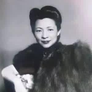 我的下巴微微扬起 郭婉莹：请扬起下巴不然高贵会掉