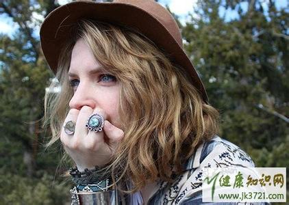白发转黑偏方 药膳食疗 用这偏方不出一月白发就能变黑发